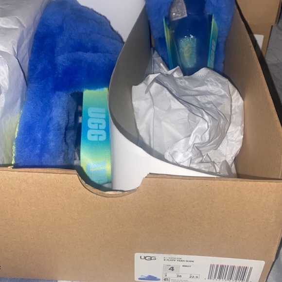 Ugg slippers - Picture 3 of 4